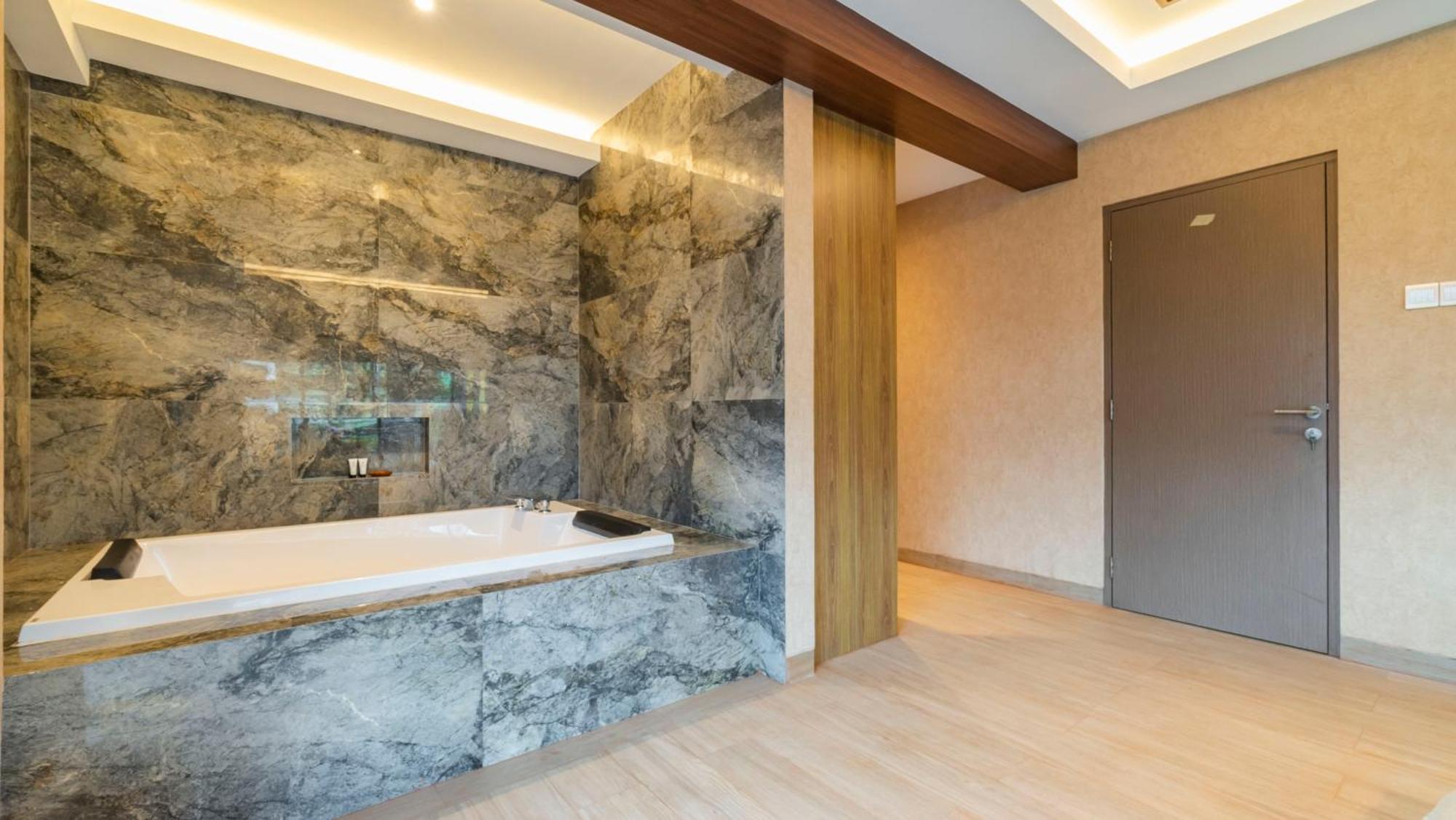 City Of Aventus Hotel - Denpasar Екстер'єр фото