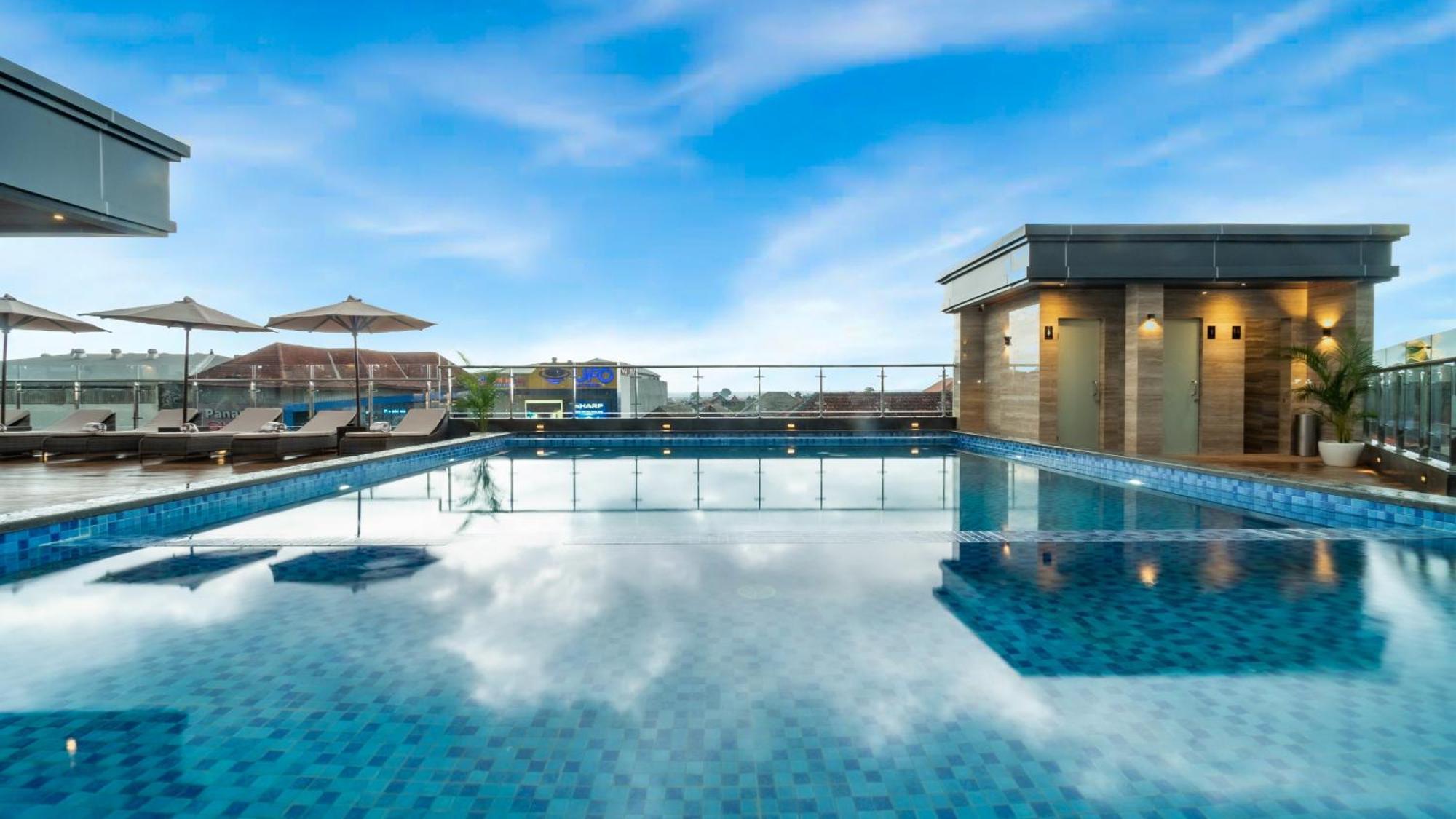 City Of Aventus Hotel - Denpasar Екстер'єр фото