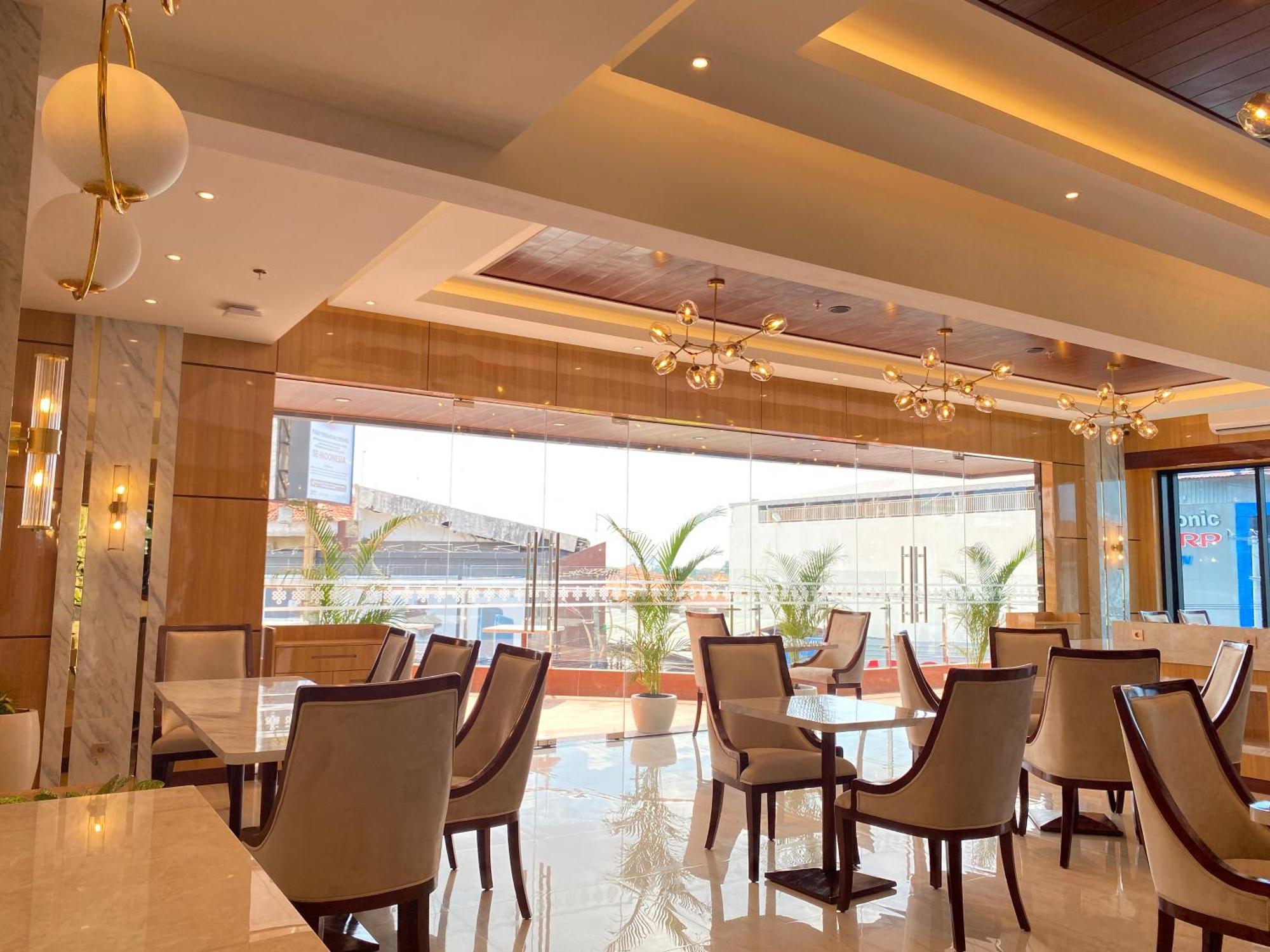 City Of Aventus Hotel - Denpasar Екстер'єр фото